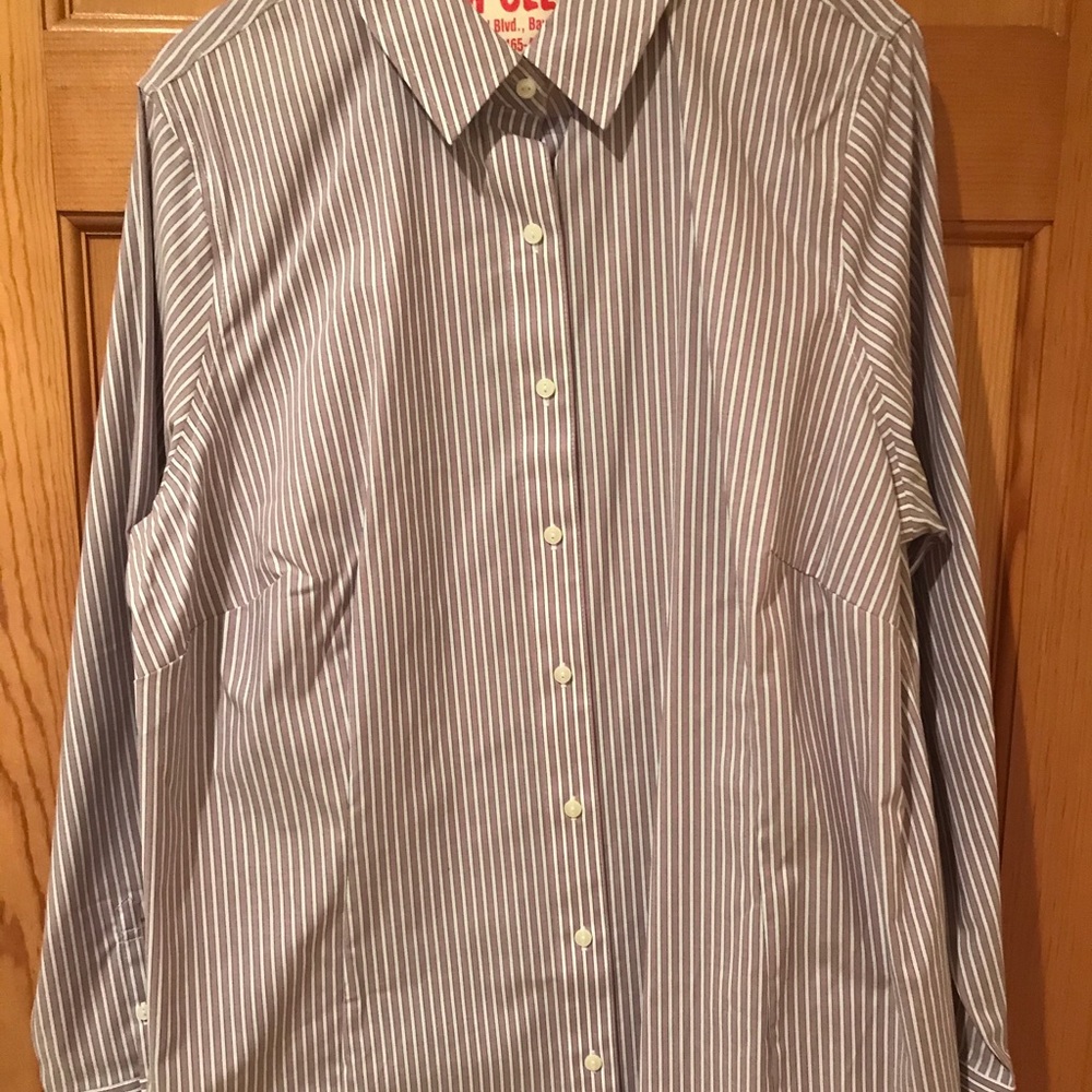 NWOT Women’s Eddie Bauer Long Sleeve Stripe Blouse